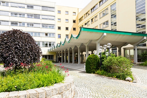 Eine Außenaufnahme der Höhenklinik. Eine Außenaufnahme der Höhenklinik.